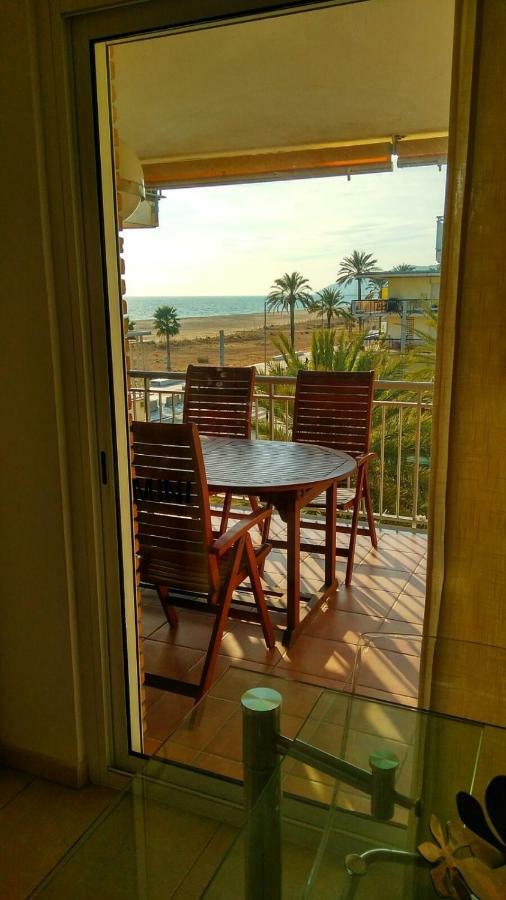 Apartament Mogaver Beach Castelldefels Zewnętrze zdjęcie