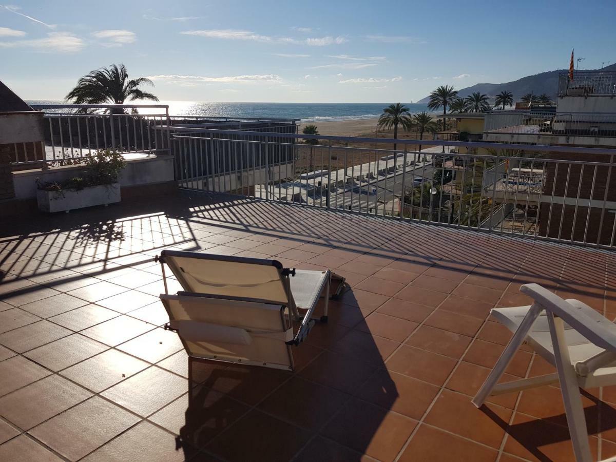 Apartament Mogaver Beach Castelldefels Zewnętrze zdjęcie