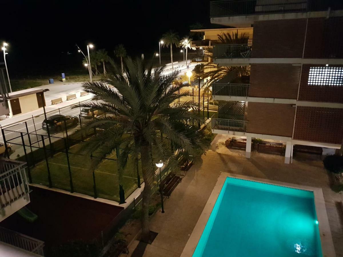 Apartament Mogaver Beach Castelldefels Zewnętrze zdjęcie